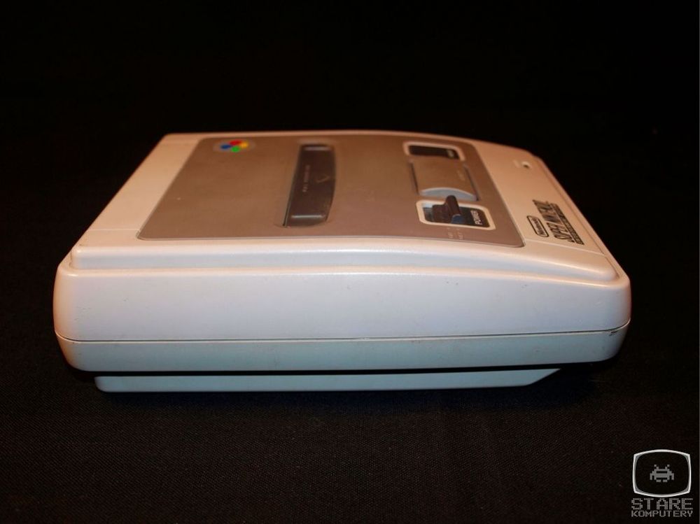 Super Nintendo Entertainment System (SNES)